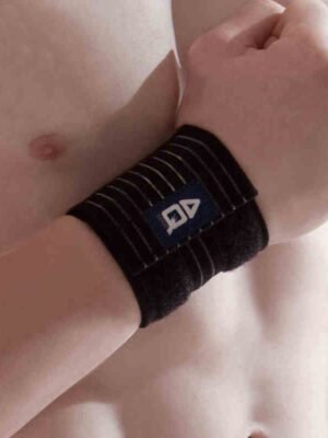 AQ Sports Wrist Brace Elastic Wrist Bandage Basketball Tennis Badminton Compression Band Brace 9191