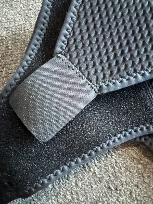 MARKTOP Left/Right Compression Shoulder Brace Rotator Cuff Support Sports Dislocate Wrap shoulder pads