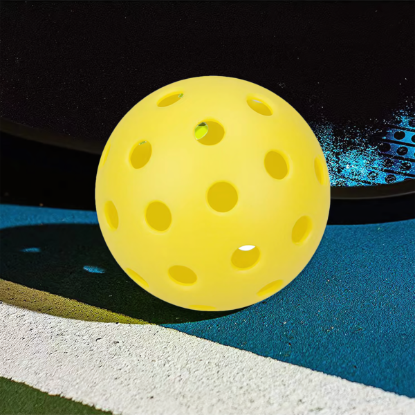 SPPHONEIX Pickleball Balls 26/40-hole Indoor or outdoor Balls(1 pcs)