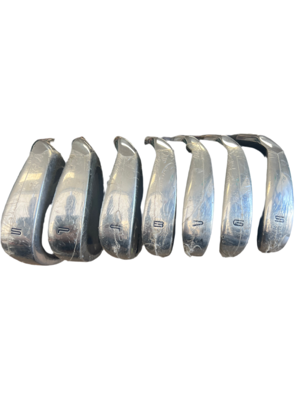 CLEARANCE SALE DUNLOP MEN'S GOLF SET 513793(4 wood, 7 iron No Rod Bag)