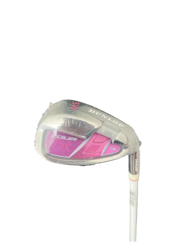 CLEARANCE SALE (The Club Cover Is Aging And Peeling)DUNLOP WOMEN'S GOLF SET TOUR PINK 514340D(3 wood, 7 iron and one push)