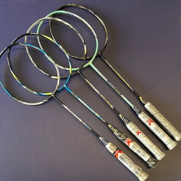 CLEARANCE SALE Kawasaki Carbon Fiber Badminton Racket (clearance model, can be strung up to 28lbs)Including strings