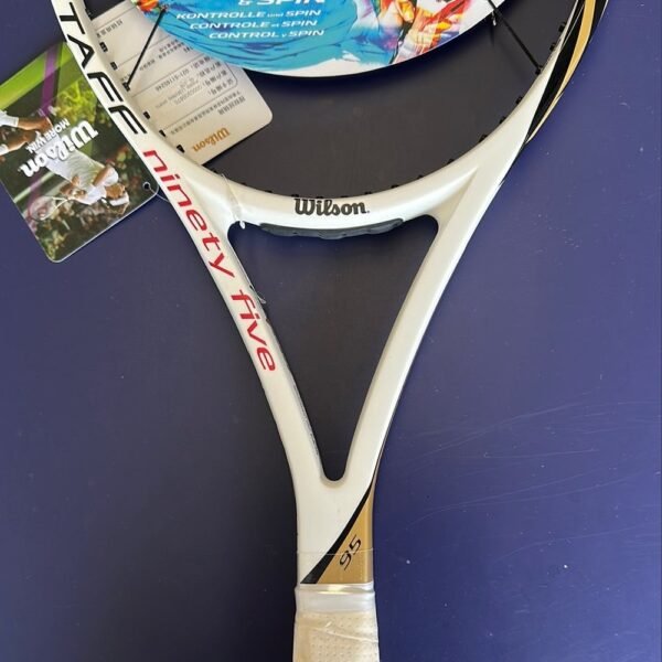 Tennis-Wilson-BLX-Pro-staff-six-one-95-2012-BLX2-F-2.jpg Tennis Wilson BLX Pro staff six.one 95 2012 BLX2 FRM 2 Grip Size 2 Weight 313G